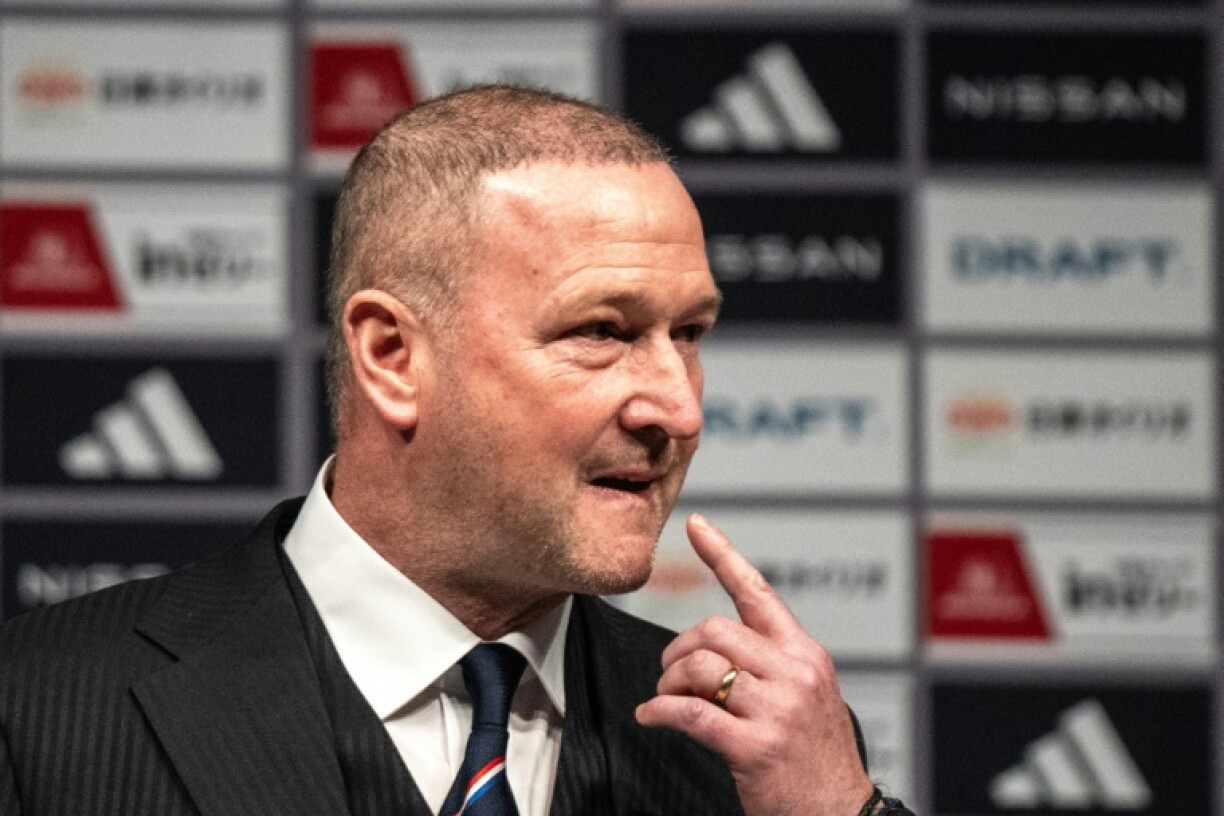 Steve Holland has taken charge at Yokohama F-Marinos