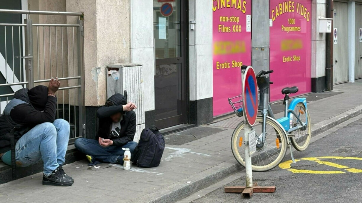 In a WhatsApp group, local residents share their photos and comments about the ravages of drug use in the city, such as here near Luxembourg’s train station.