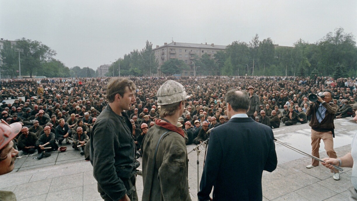 Mine workers on strike 1989, Donetsk