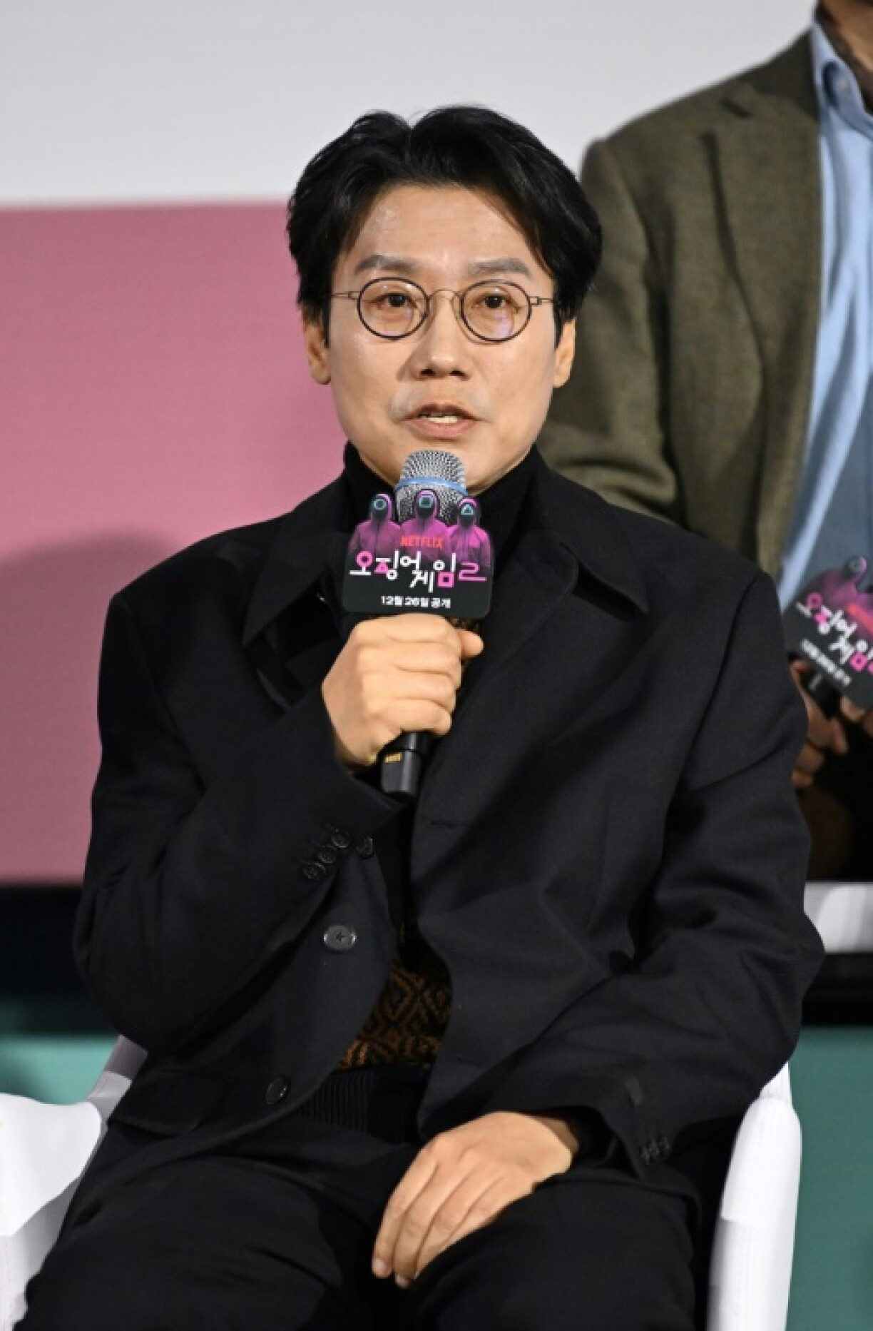 The show's creator Hwang Dong-hyuk urged President Yoon to take responsibility and end the crisis