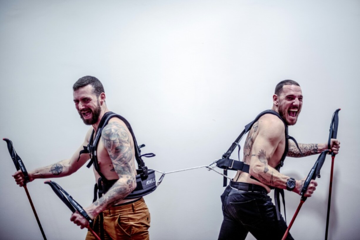 Loury Lag (à droite) avec son ami Matthieu Bellanger à Alta, en Norvège, le 14 janvier 2020, lors de leur préparation à une expédition transatlantique