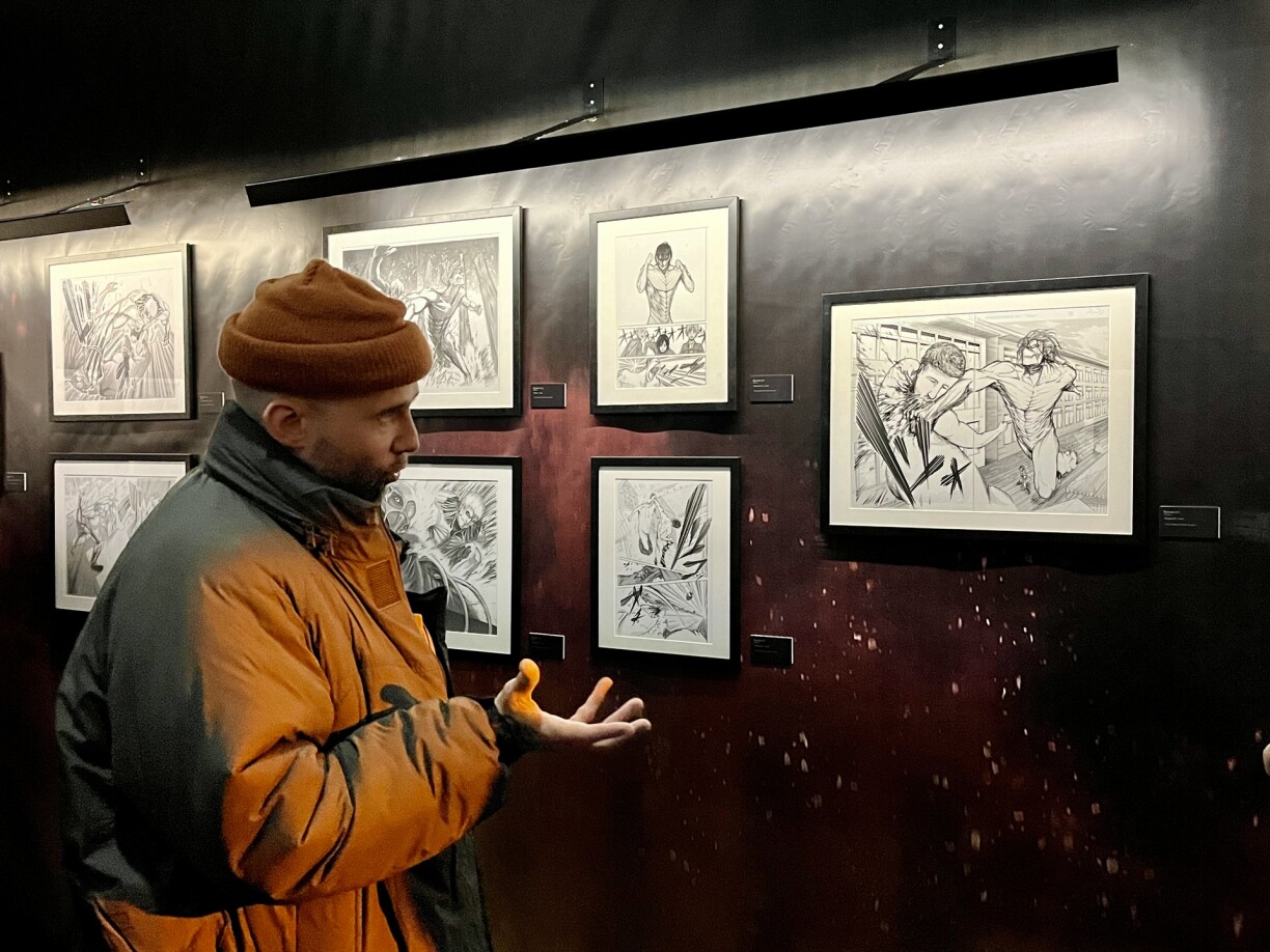 Fausto Fasulo présente l'exposition l'Attaque des Titans au Festival International de la Bande Dessinée d'Angoulême.
