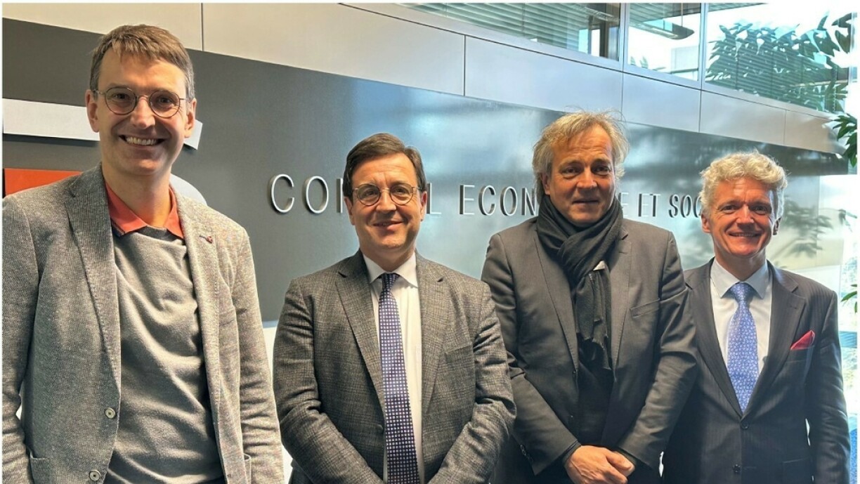 Vu lénks no riets: Marc Wagener (Vize-President CES), Steve Heiliger (President CES), Tom Dominique (Vize-President CES) an Daniel Becker (CES-Sekretär)