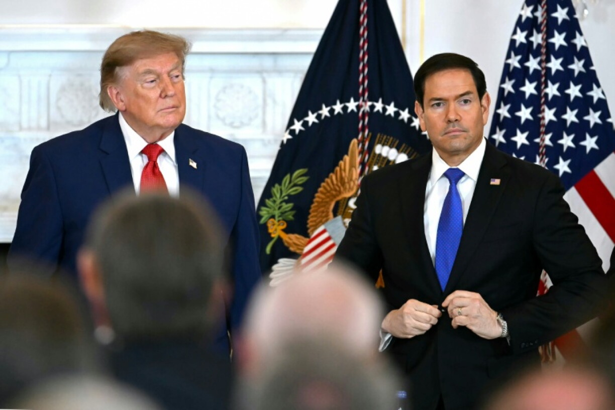 Die USA wollen tausenden Ausländern ihre Visa entziehen. Das Außenministerium erklärte am Dienstag in Washington, die Regierung von Präsident Donald Trump wolle damit gegen "Betrug" vorgehen.