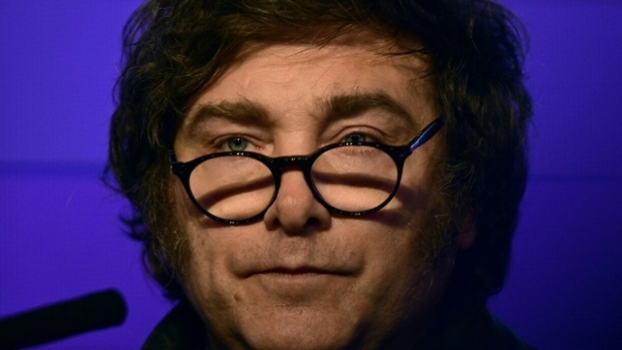 Le président argentin Javier Milei s'exprime après les élections législatives de mi-mandat à La Plata, dans la province de Buenos Aires, le 7 septembre 2025