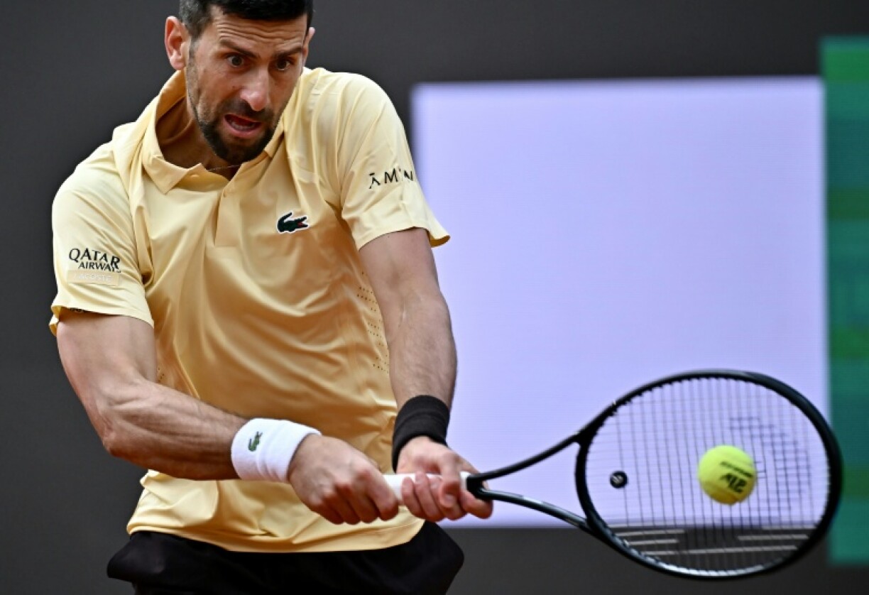 Le Serbe Novak Djokovic durant son match du 2e tour du Masters 1000 de Rome perdu 2-6, 6-2, 6-4 contre le Croate Dino Prizmic le 8 mai 2026