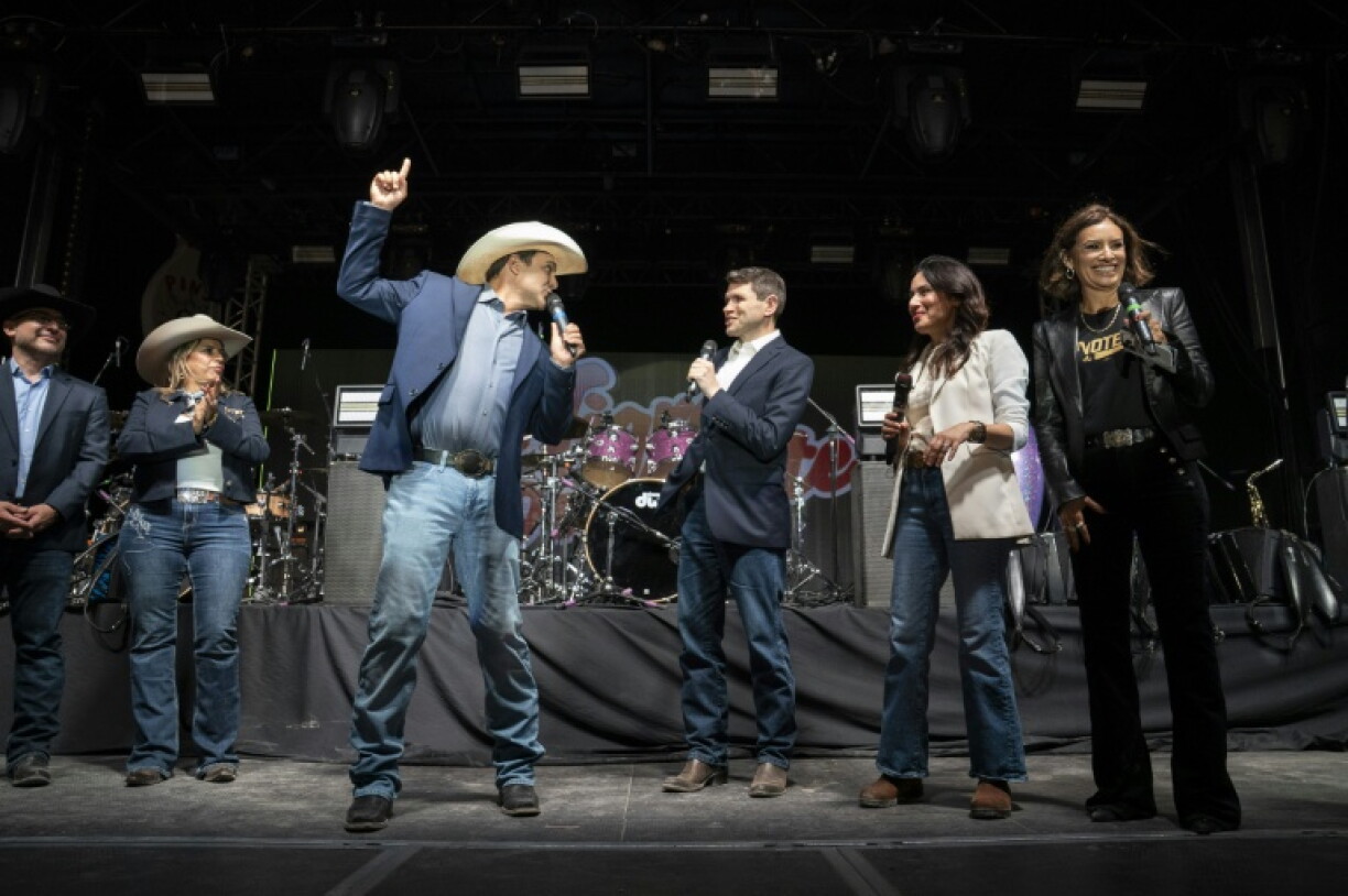 Pulido has rallied with statewide Democratic candidates, including Senate nominee James Talarico (C)