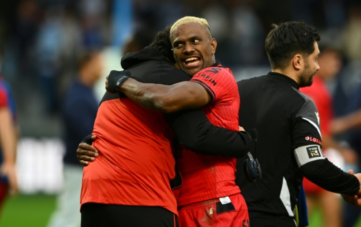 Jiuta Wainiqolo (R) has scored six tries in the Top 14 this season