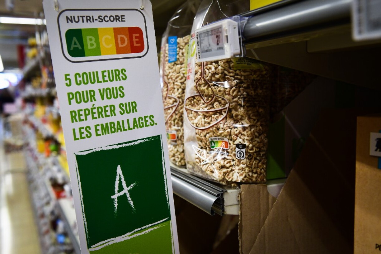 Avec ses cinq couleurs, le Nutri-Score doit permettre aux consommateurs de mieux comprendre la valeur nutritionnelle des produits qu'ils achètent.