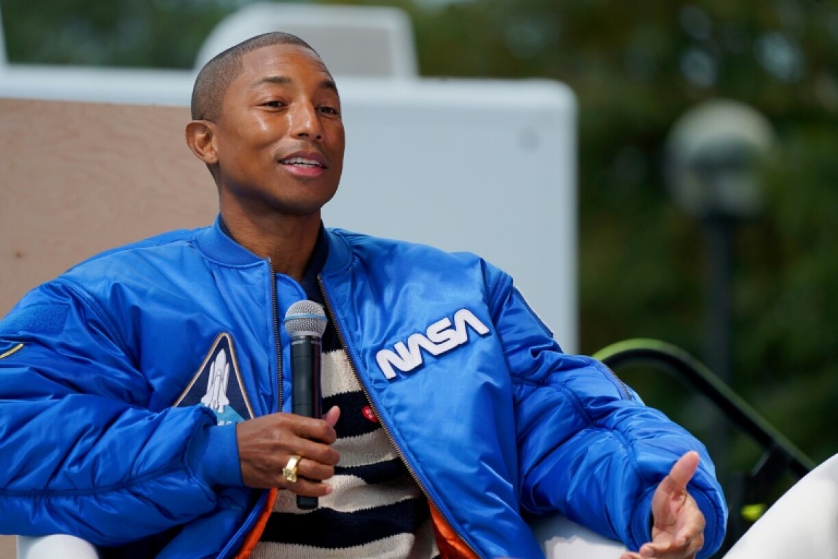 Pharrell Williams intervient lors d'un colloque à la Norfolk State University, le 28 octobre 2021