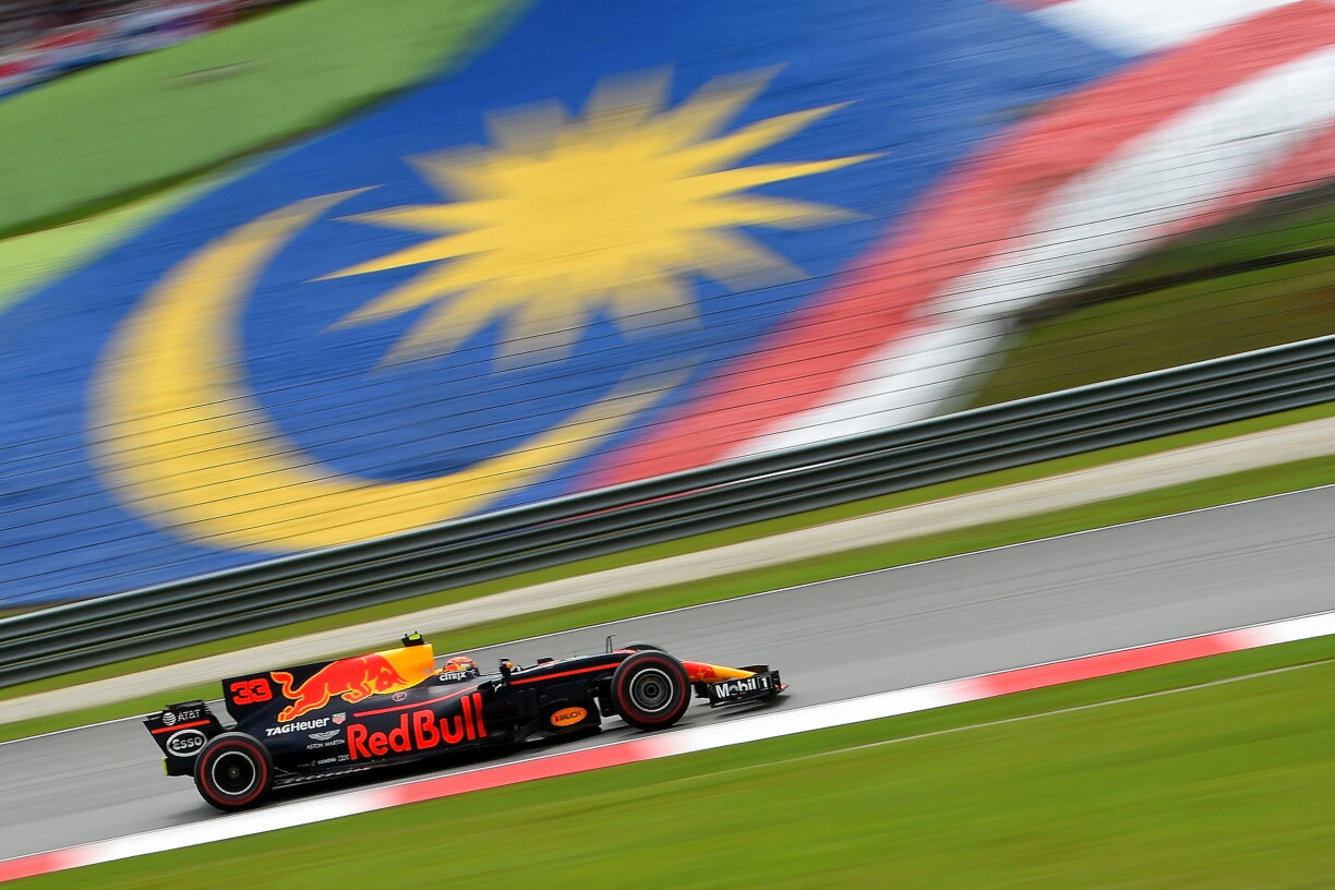 De Max Verstappen um Sepang International Circuit a Malaysia am Joer 2017.