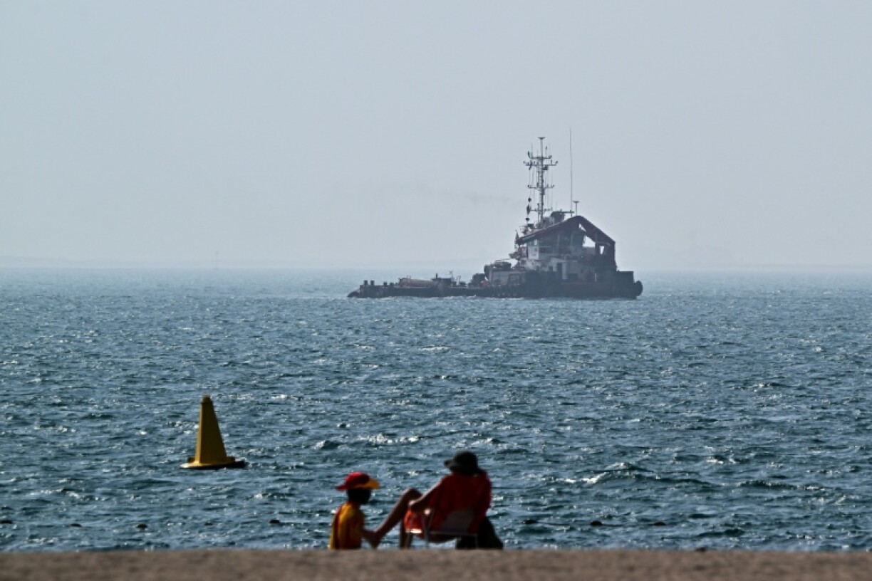 Navire croisant au large de Dubaï, le 15 juillet 2026.