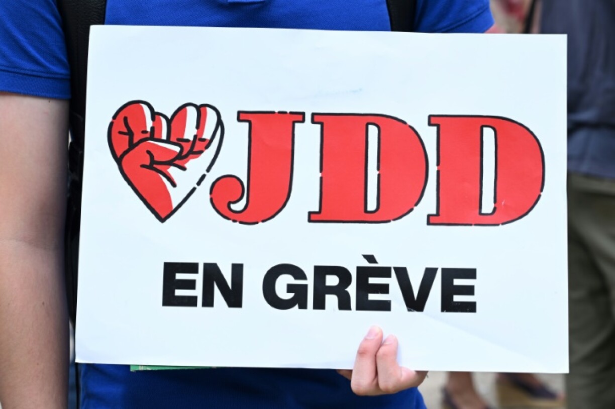 La rédaction du JDD a massivement reconduit samedi sa grève contre l'arrivée à sa tête de Geoffroy Lejeune (ex-Valeurs Actuelles), la prolongeant jusqu'à mardi
