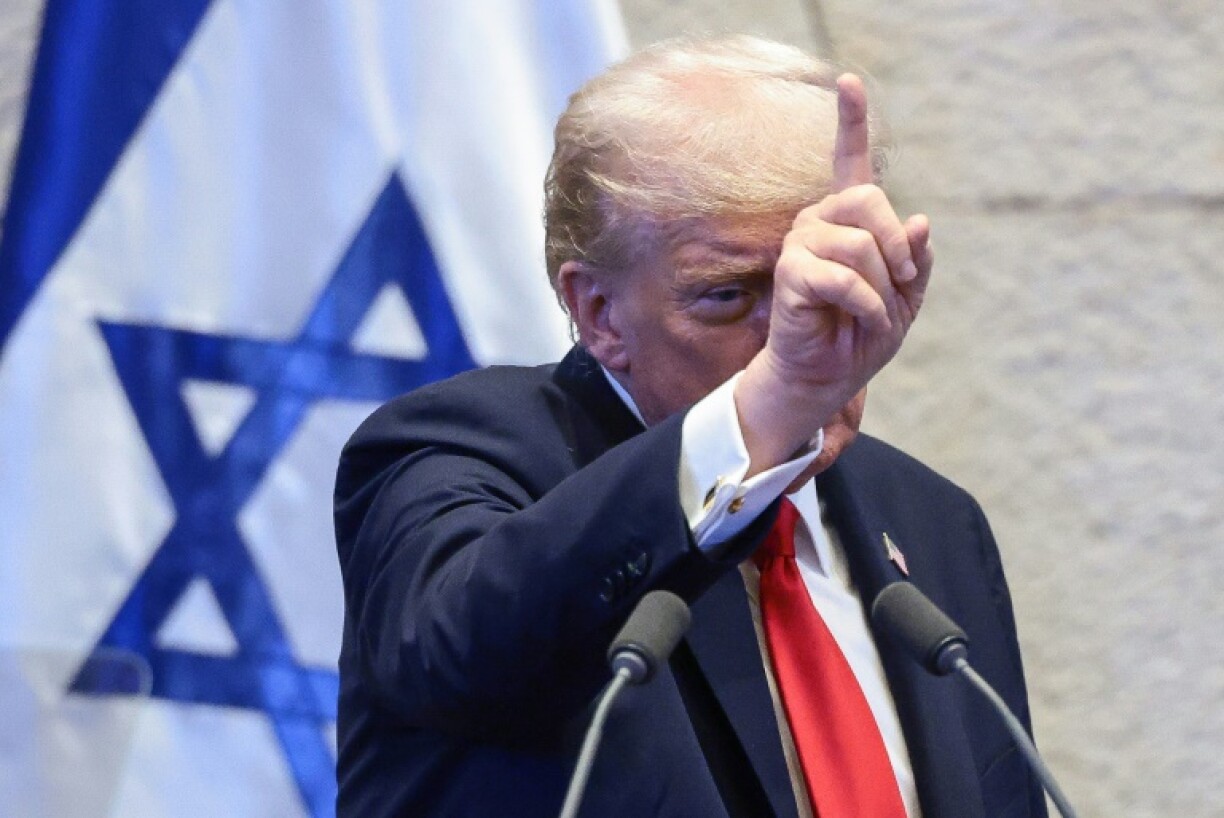Le président américain Donald Trump s'adresse au Parlement israélien, la Knesset, à Jérusalem, le 13 octobre 2025