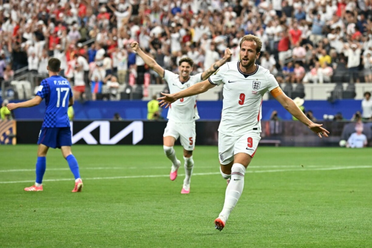 L'attaquant anglais Harry Kane (à droite) auteur d'un doublé contre la Croatie lors du match de poule de la Coupe du Monde entre Angleterre et Croatie, le 17 juin 2026 à Arlington au Texas