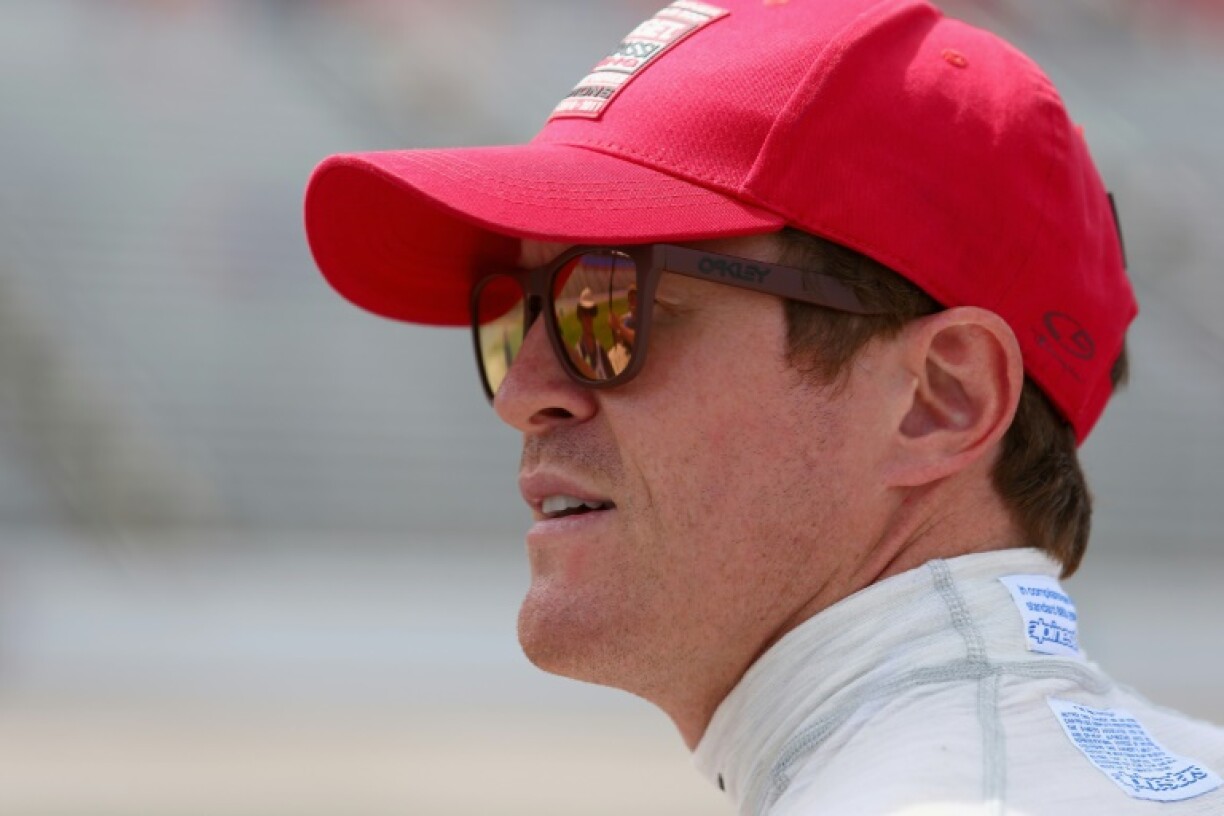 New Zealand's Scott Dixon won the Indy 200 at Mid-Ohio to stretch his streak of consecutive seasons with a victory to 21