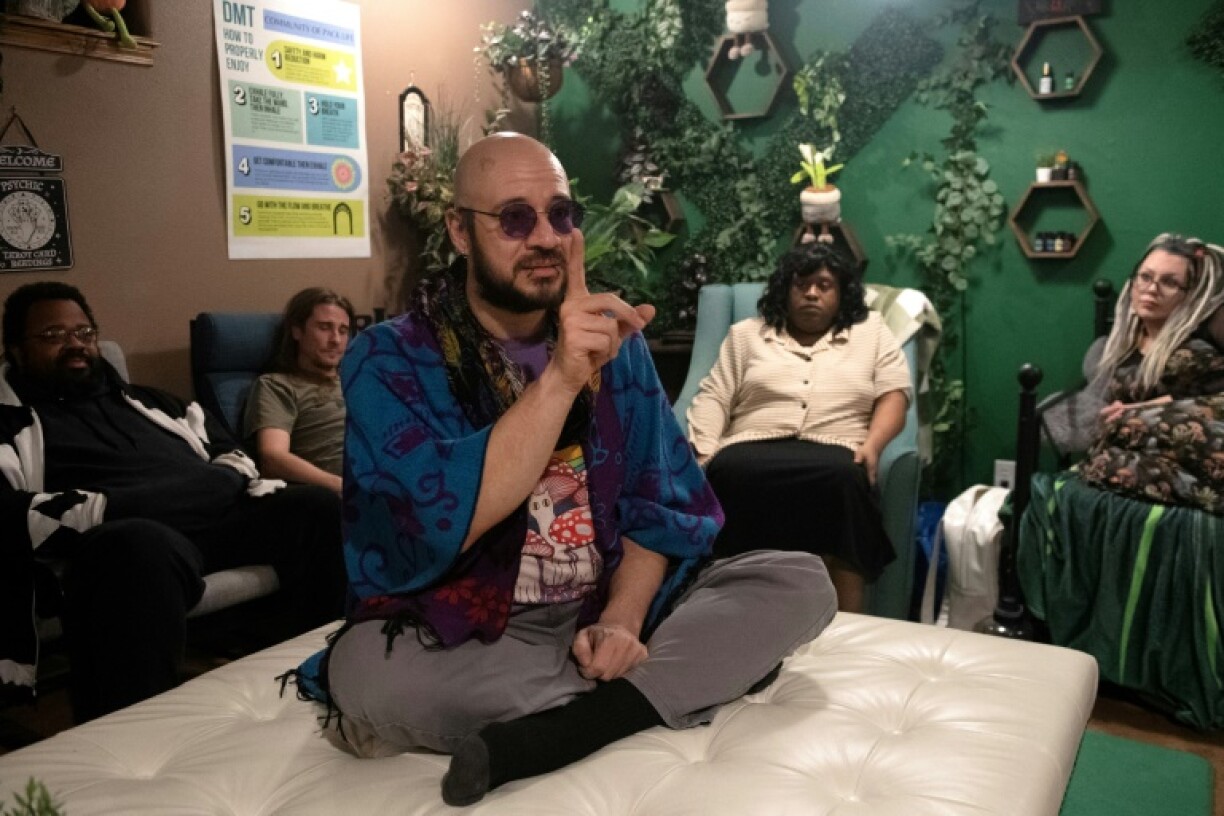 Benji Dezaval distributes his mushrooms for free, financing their cultivation with donations from his community