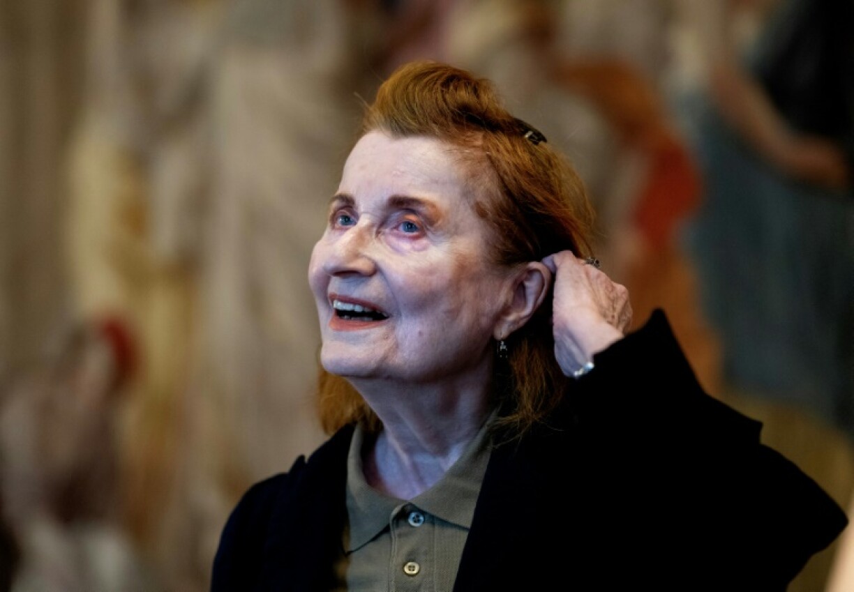 Austrian Nobel prize winner Elfriede Jelinek has denied false reports of her death