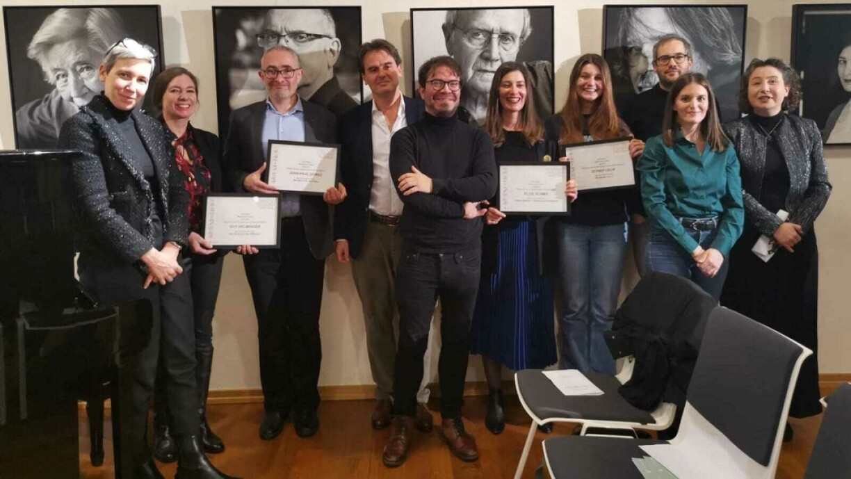 (from left to right) Sam Tanson, Minister of Culture ; Susanne Jaspers, capybarabooks ; John-Paul Gomez, laureat ; Pascal Seil, jury president ; Jeff Schinker, jury member ; Elise Schmit, laureat ; Zeynep Celik, laureat ; Jeff Thoss , jury member ; Mylène Branco, jury member ; Nathalie Jacoby, director National Centre for Literature
