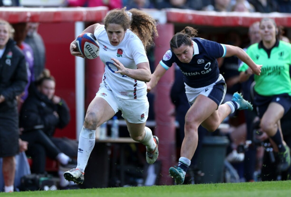 Abby Dow (L) scored 50 tries in just 59 women's rugby Tests for England