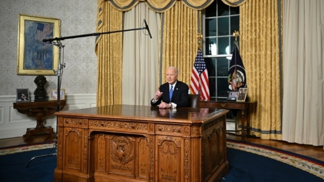 Le président américain sortant Joe Biden prononce son discours d'adieu dans le bureau ovale de la Maison Blanche à Washington, le 15 janvier 2025