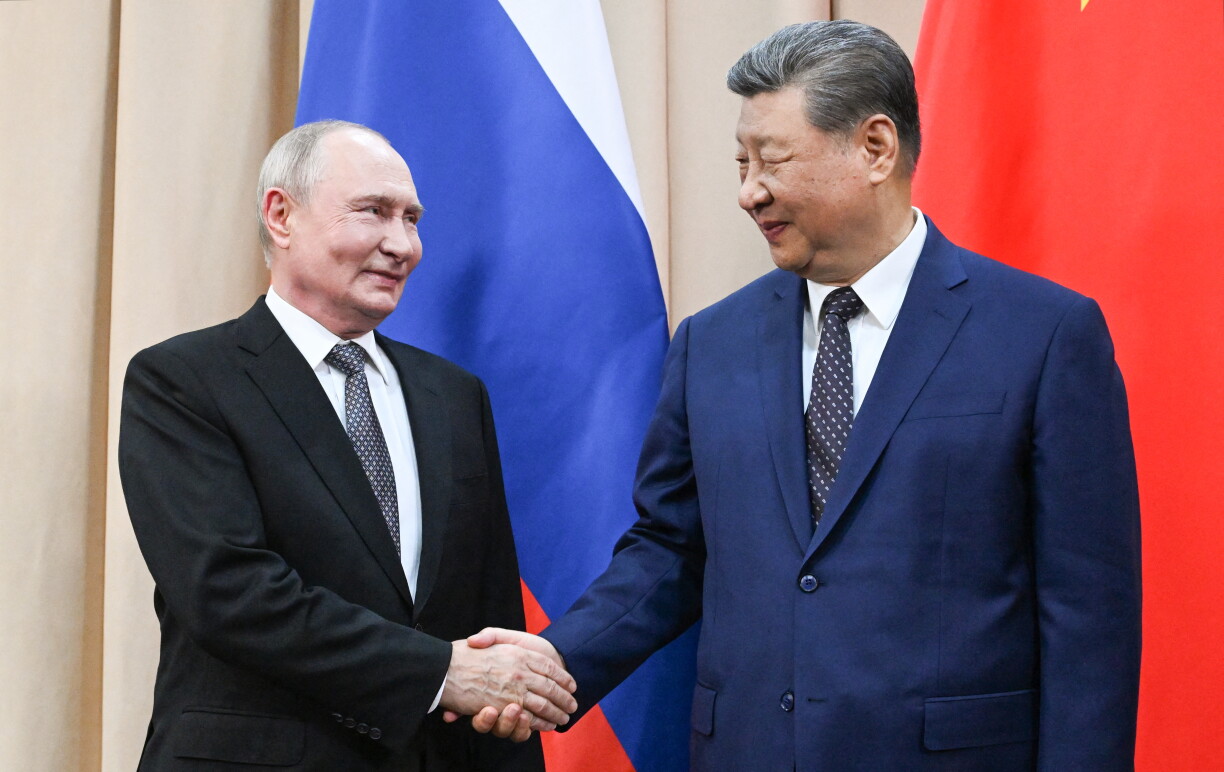 Wladimir Putin a Xi Jinping hunn de Massud Peseschkian getraff