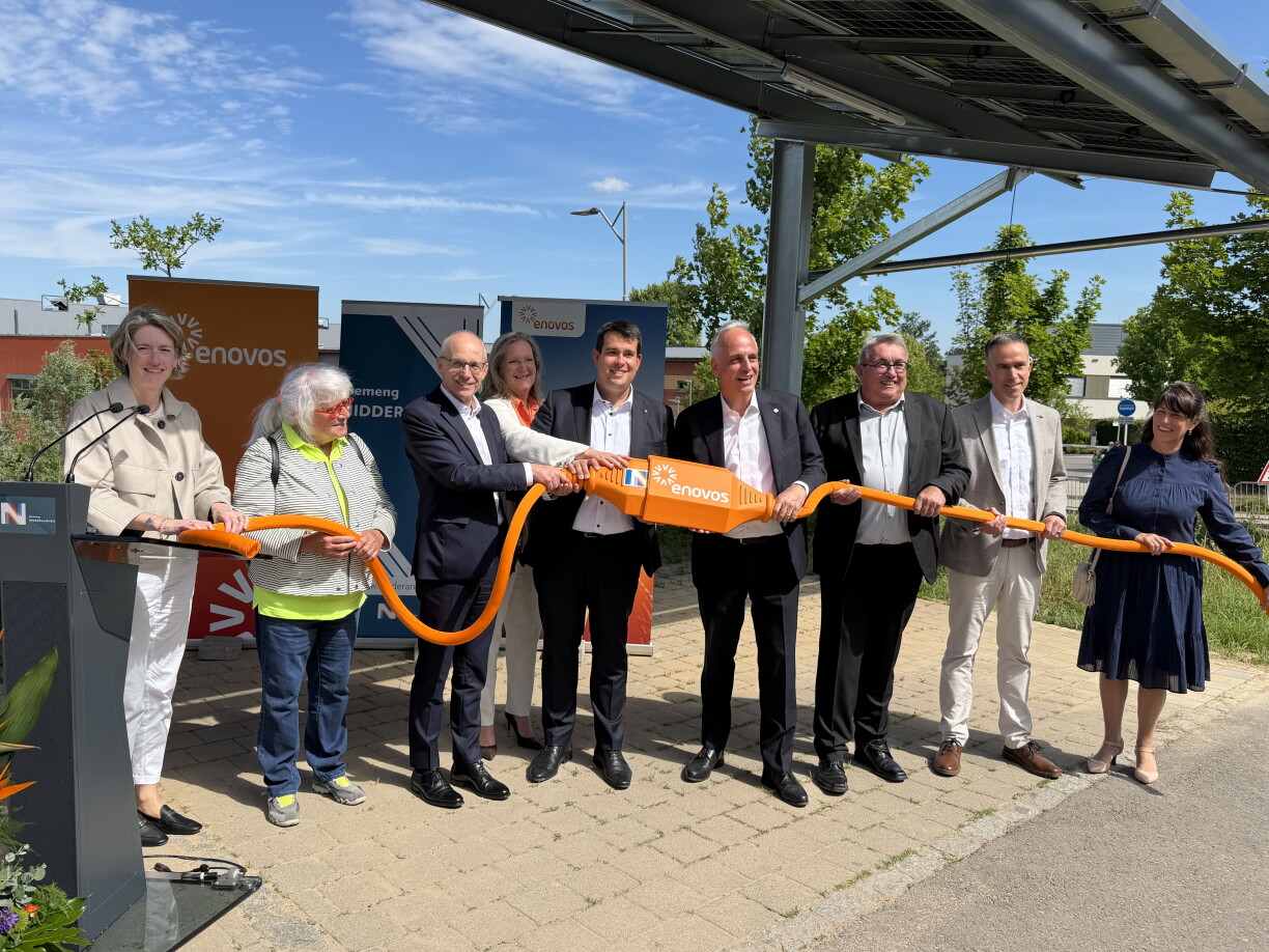 De Premier Luc Frieden war zu Nidderaanwen bei der Aweiung vum neie Carport dobäi