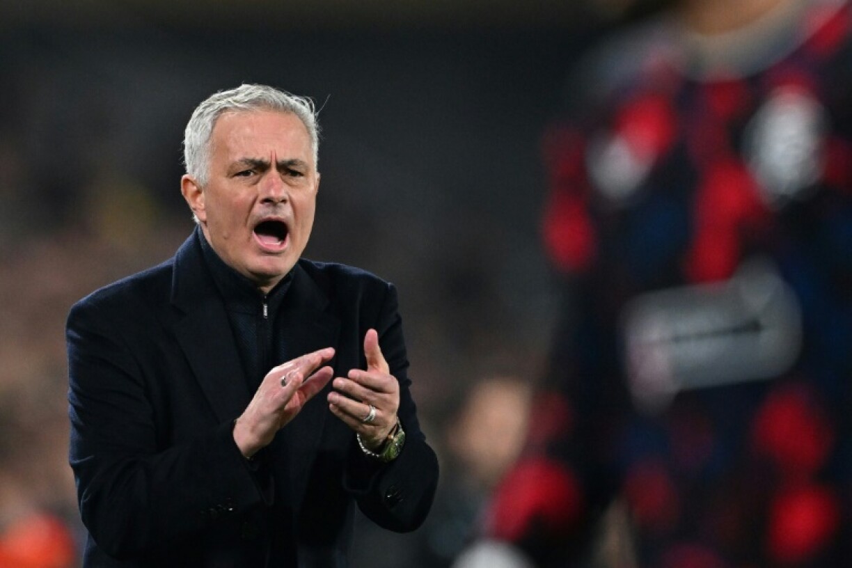 Jose Mourinho has faith that his Fenerbahce team can qualify for the Europa League quarter-finals