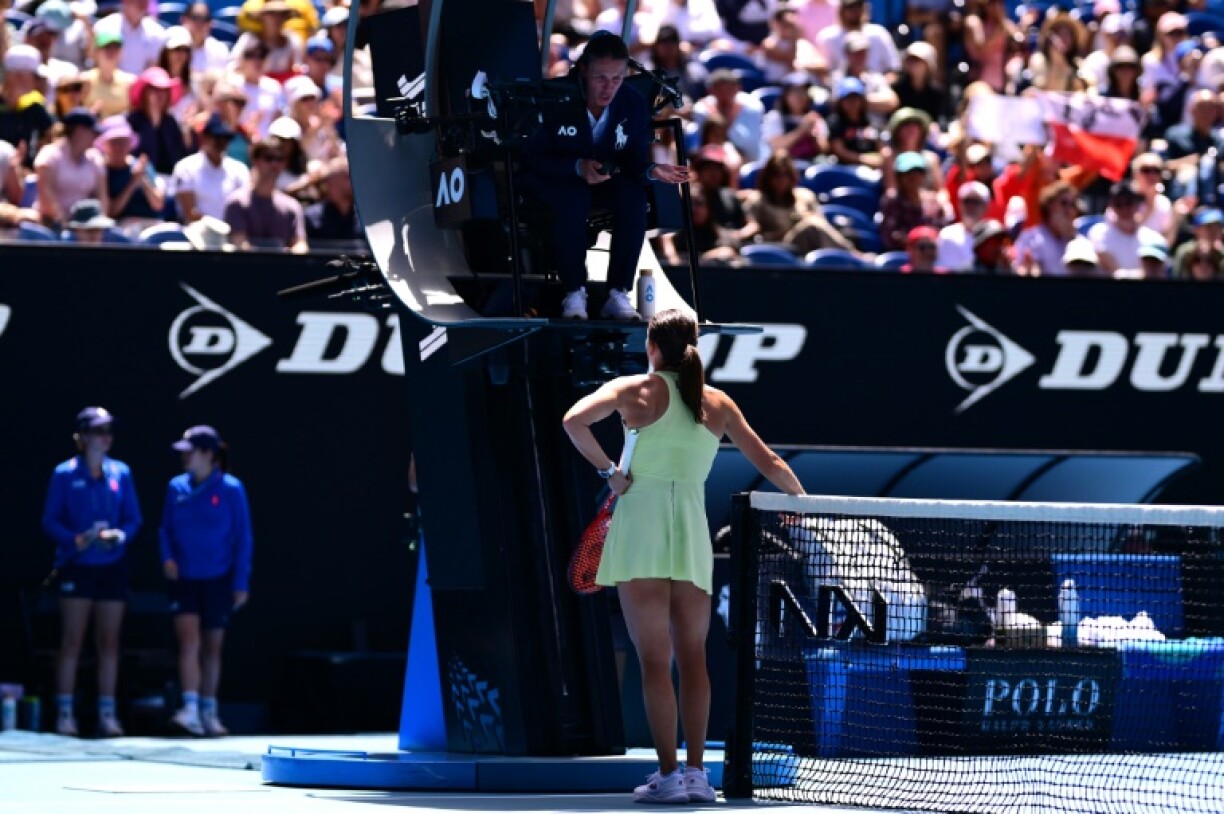Emma Navarro argues with the umpire over a double bounce call at the Australian Open