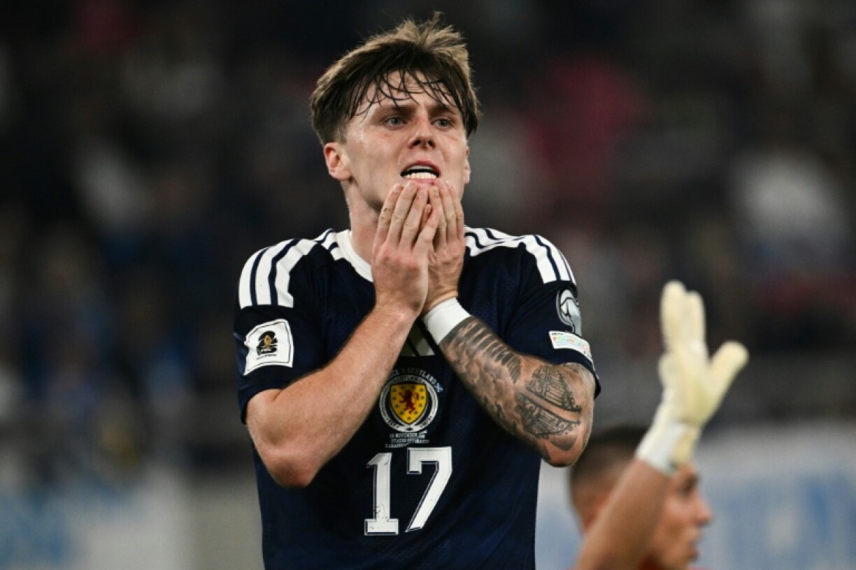 Scotland can still qualify automatically for the World Cup despite a 3-2 defeat in Greece