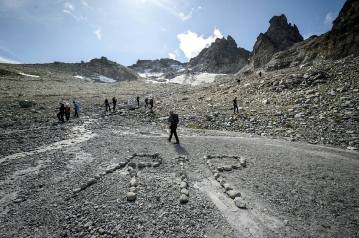 Cérémonie symbolique marquant la "mort" du glacier du Pizol (Pizolgletscher), le 22 septembre 2019 en Suisse
