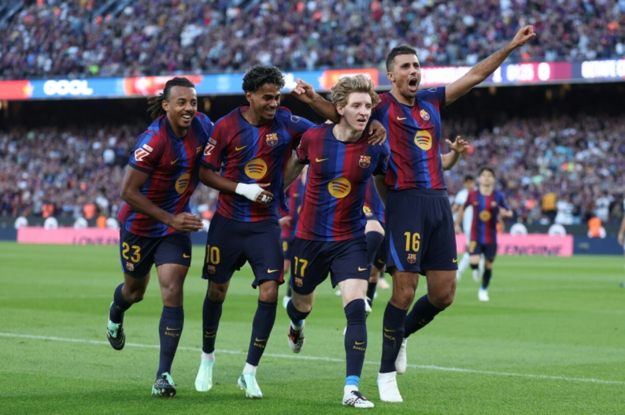 Anthony Gordon struck for Barcelona as they beat Getafe to continue their perfect start to the season
