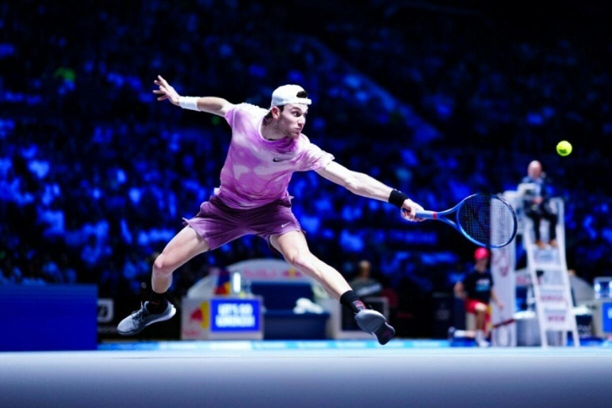 Hip injury - British tennis player Jack Draper