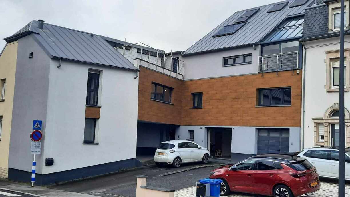 Le compromis pour l'achat de cette maison à Belvaux a été signé il y a huit mois. Le ministère a accordé le conventionnement pour en faire une projet de logements abordables, mais LIFE asbl attend toujours le feu vert du prêt de la banque.