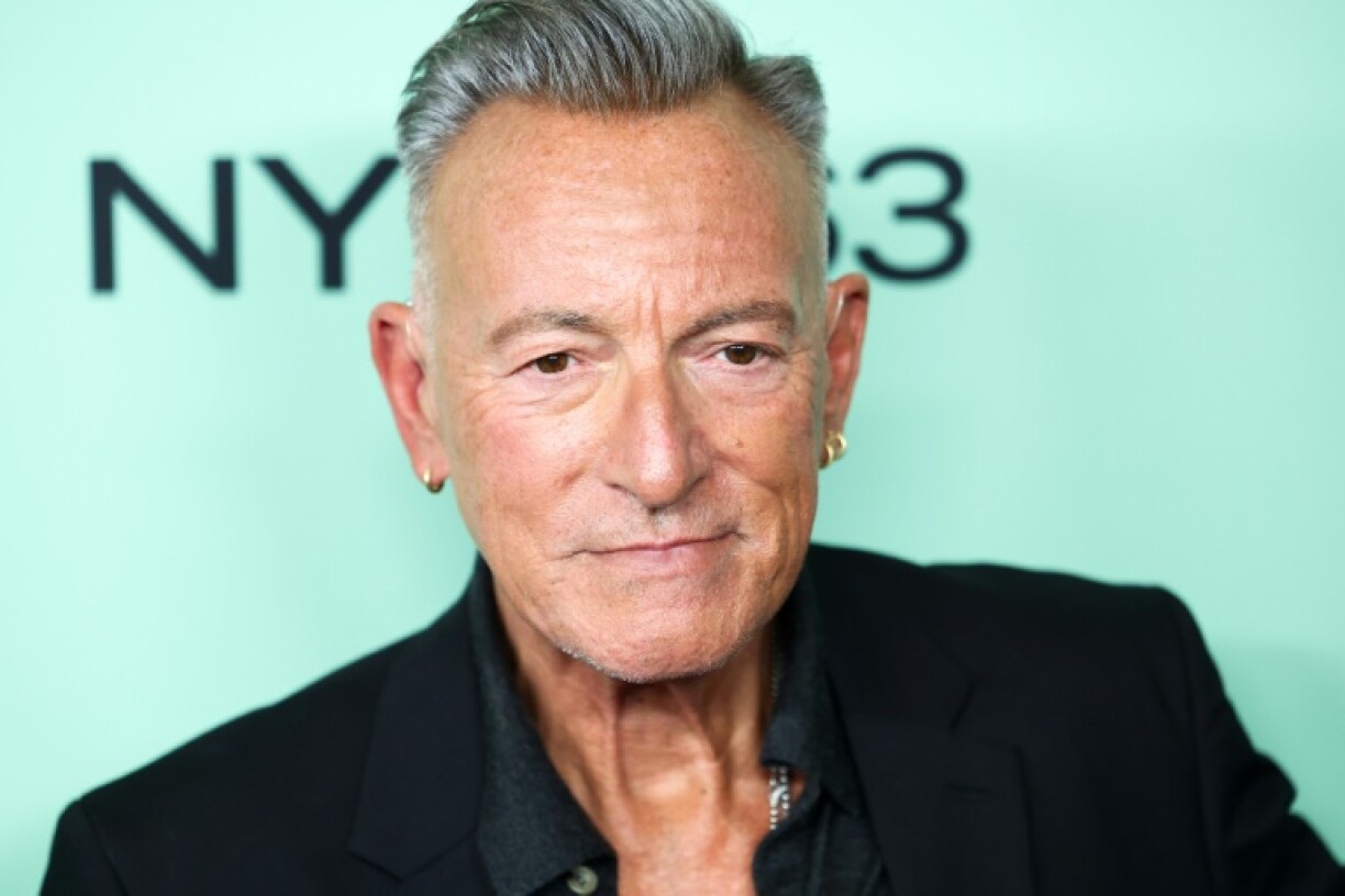 Springsteen made a surprise performance at the New York premiere of a new biopic in which the rocker is played by