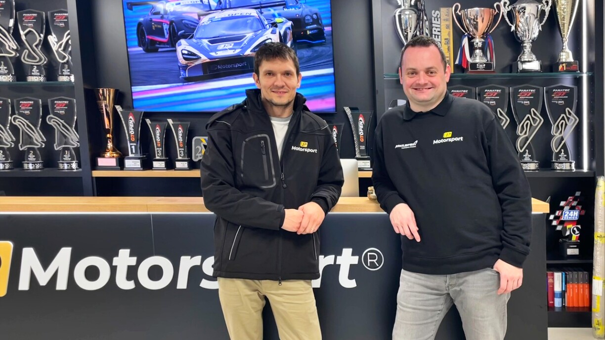 De Patryk Krupinski an de Claude Roth wëlle mat JP Motorsport grouss Succèse feieren, dat ënnert Lëtzebuerger Fändel.