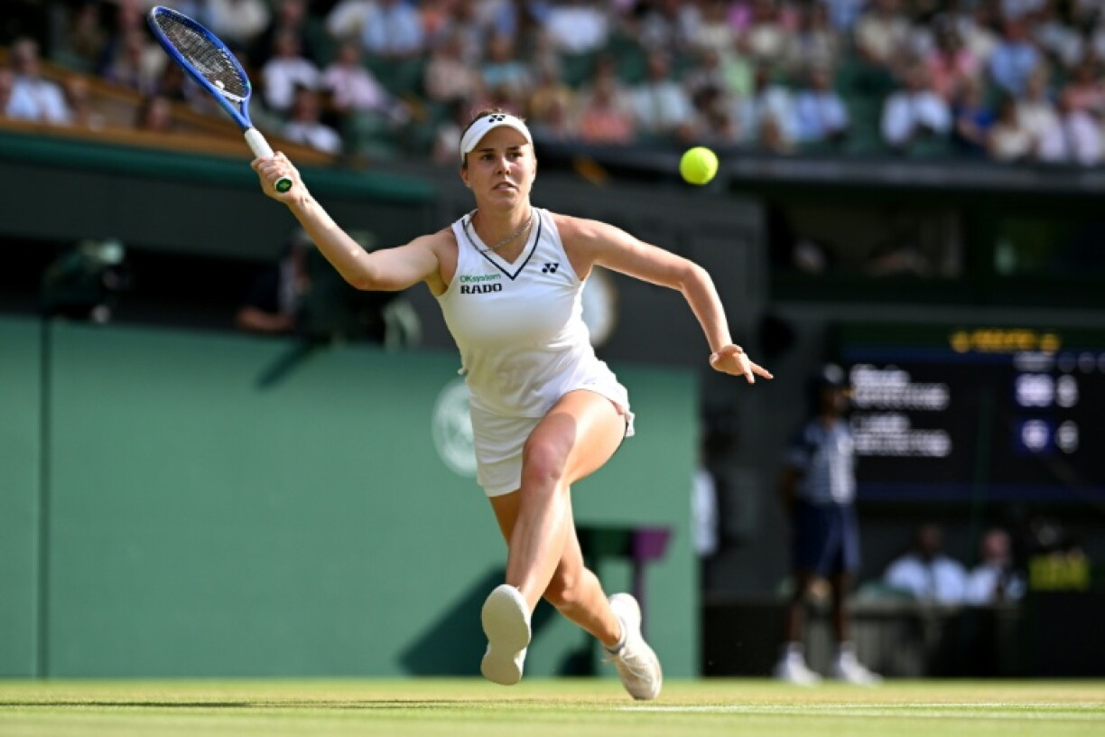 La Tchèque Linda Noskova lors de sa victoire contre l'Ukrainienne Marta Kostyuk en demi-finale de Wimbledon au All England Club à Londres le 9 juillet 2026