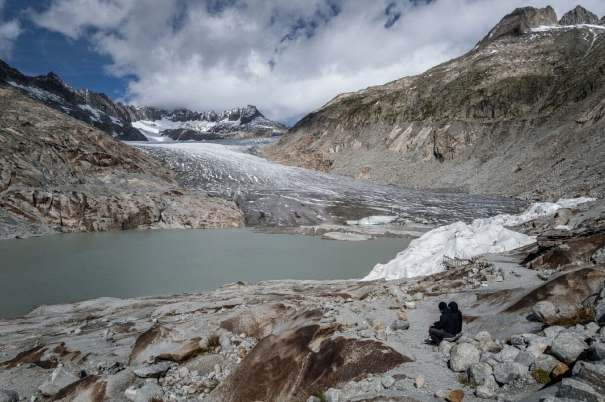 Swiss glaciers melted as much in 2022 and 2023 as between 1960 and 1990