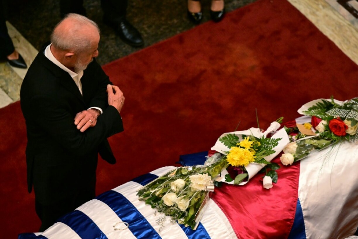 Brazil's Luiz Inacio Lula da Silva described Uruguay's Jose 'Pepe' Mujica as a 'superior human being'