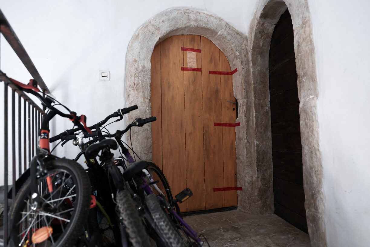 This photograph shows the French police seals affixed to the door of an appartment in Orange, southern France, on 28 July 2026, after the bodies of five deceased infants were discovered.