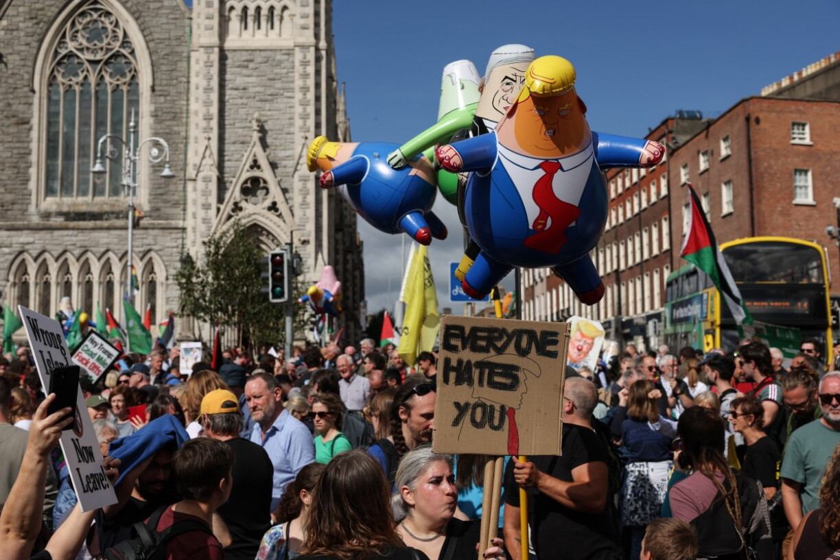 Den US-President gouf bei senger Visitt net vu jidderengem frëndlech empfaangen.