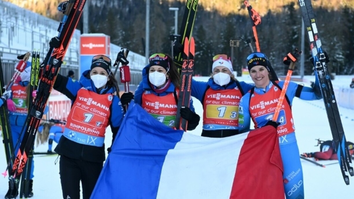 Anaïs Chevalier-Bouchet, Chloé Chevalier, Justine Braisaz-Bouchet a Julia Simon no hirer Victoire