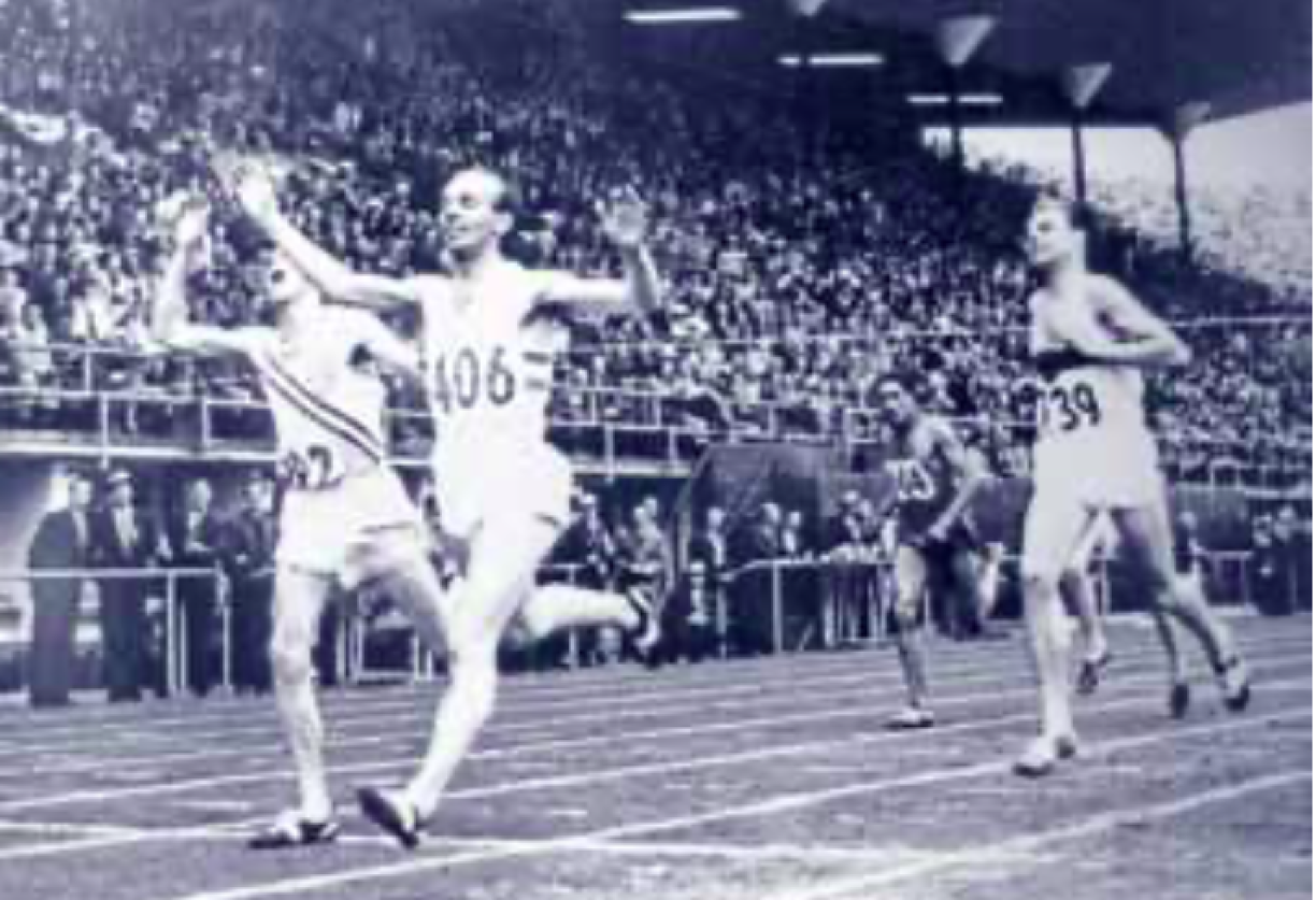 Josy Barthel winning Olympic 1500m gold at Helsinki 1952.