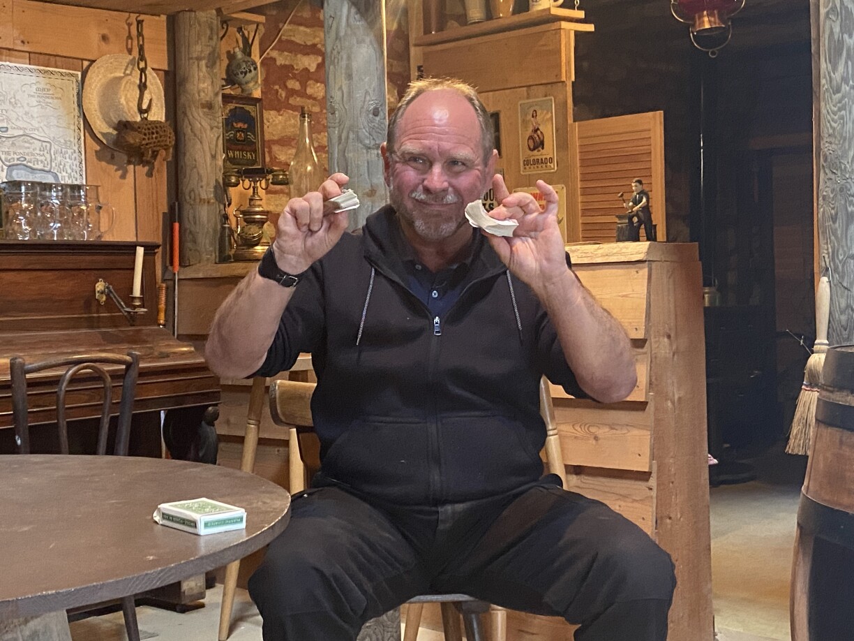 Kaartespiller zerrappe gehéiert zu de Standardübunge vum Georges Christen