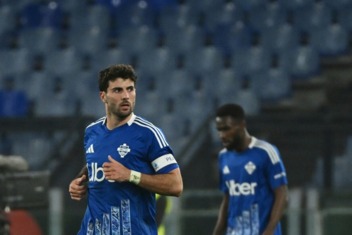 Patrick Cutrone celebrates his sixth goal of the season for Como