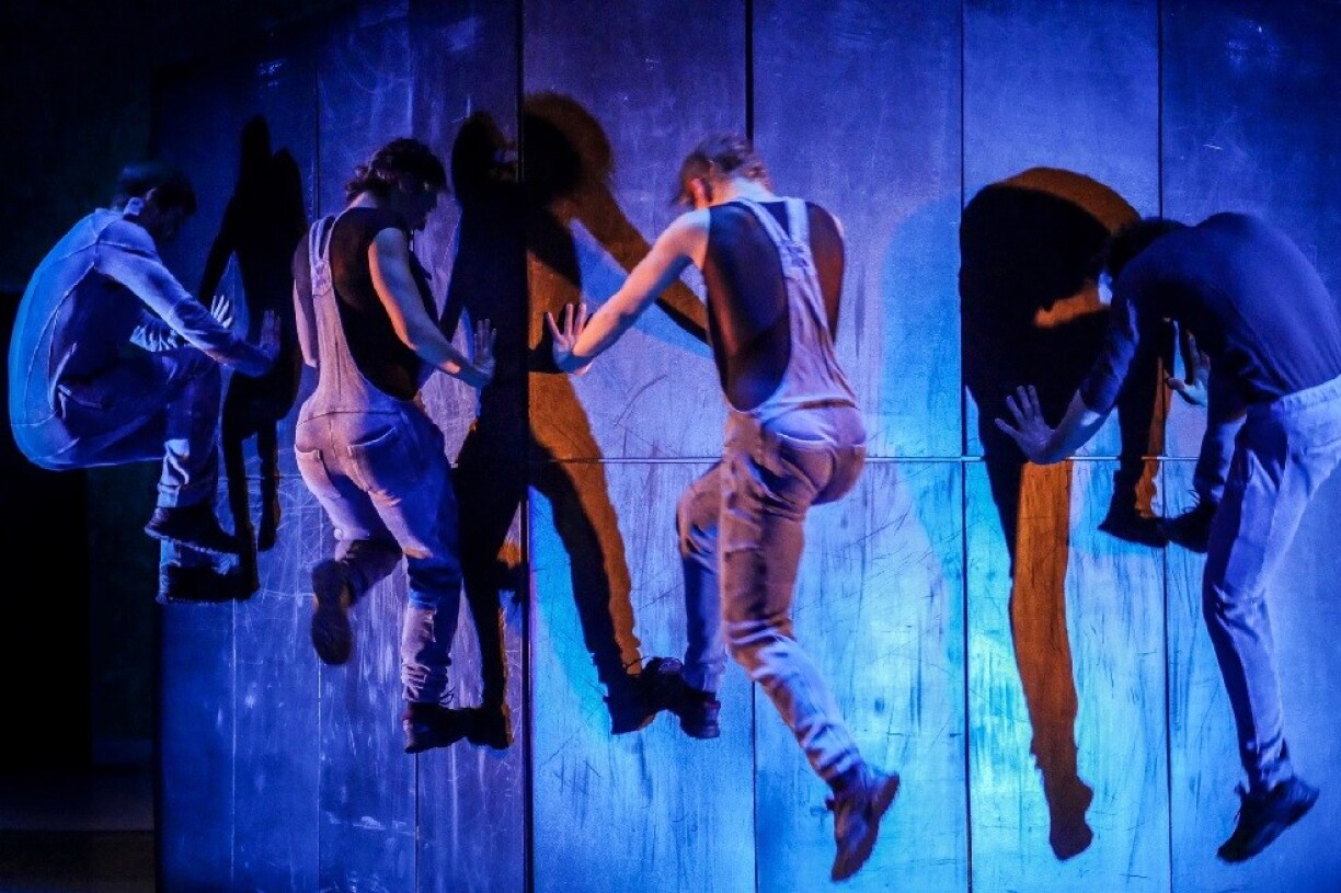La compagnie Lève un peu les bras sera à la Fête des Hauts fourneaux samedi soir.