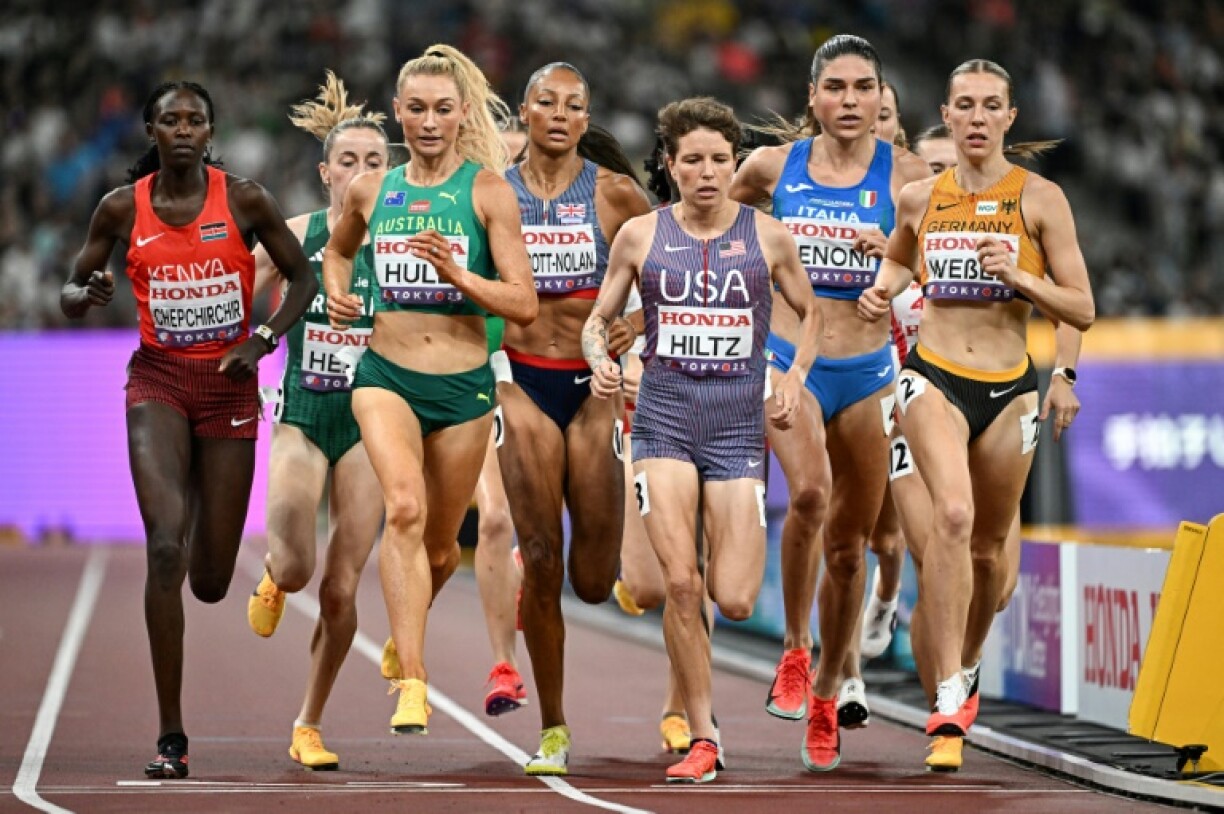Kenya's Nelly Chepchirchir (L) is hoping to deny legendary compatrot Faith Kipyegon a fourth 1500 metres world crown