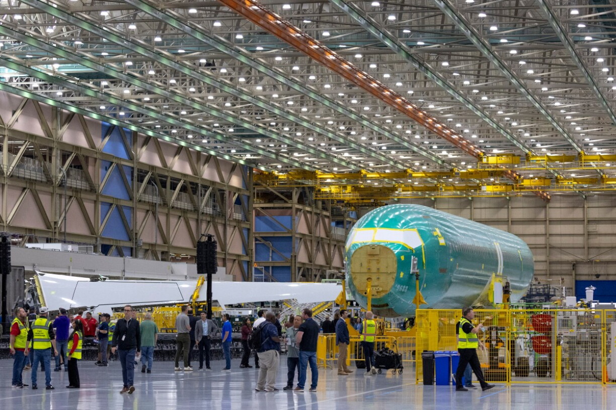 Le fuselage d’un Boeing 737 MAX 10 est visible lors de la cérémonie d’inauguration de la nouvelle ligne d’assemblage « North Line » de l’entreprise — destinée à la production d’appareils 737 MAX — à l’usine Boeing d’Everett, dans l’État de Washington, le 10 juillet 2026.