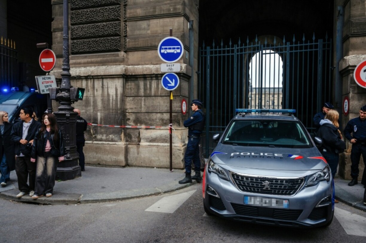 The heist forced the closure of the Louvre