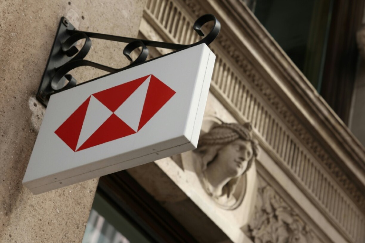 HSBC is reportedly looking at hundreds of job cuts as it uses AI more in its wealth management business
